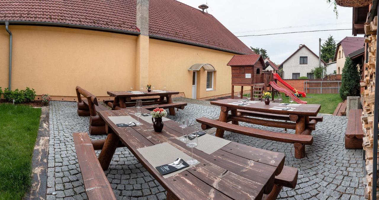 Penzion U Kaplicky Mala Hrastice Exteriör bild